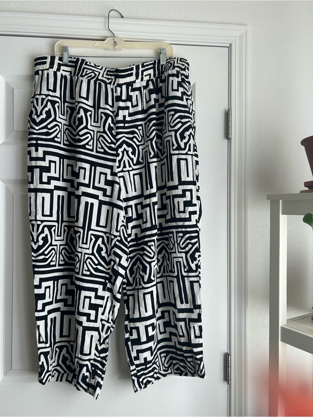 Rachel Zoe Black & White Geometric Print Pants
